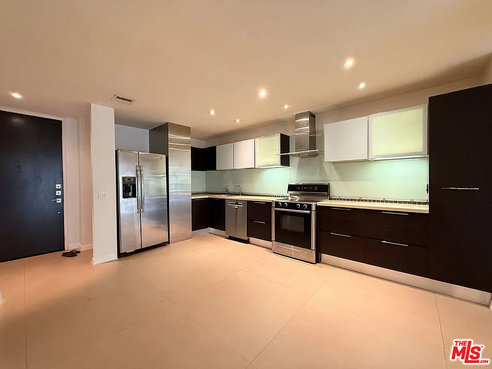 1 bed, 1.5 bath, 853 sqft, $3,100 — Photo 4