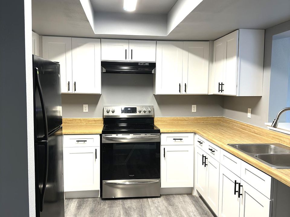 1st image of 403 Hartline Dr #7