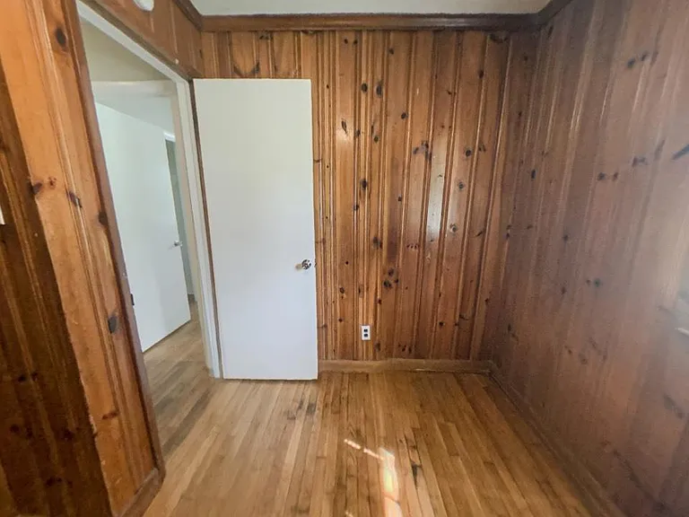 1811 Woodmere Dr — Photo 8