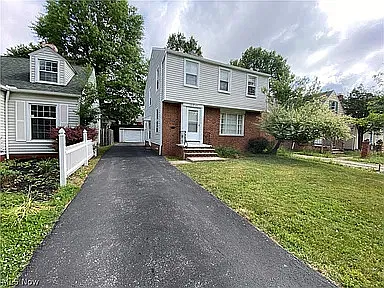 3 bed, 1.5 bath, 1598 sqft, $1,900 — Photo 2