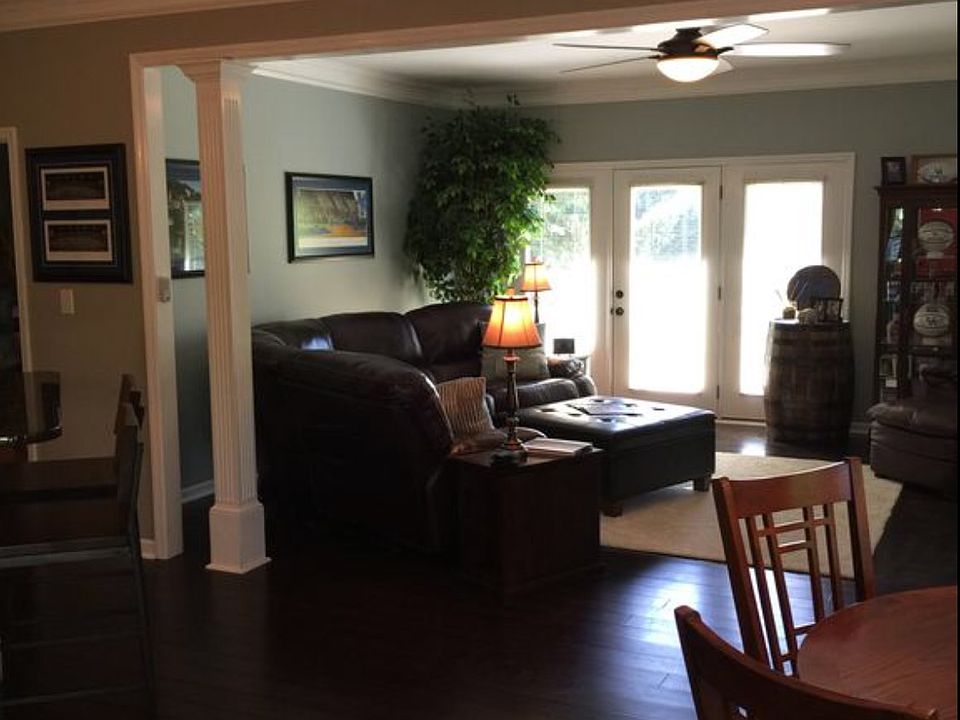 1st image of 680 Forest Hill Dr