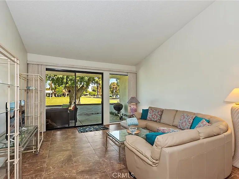 4 San Sebastian Dr — Photo 44
