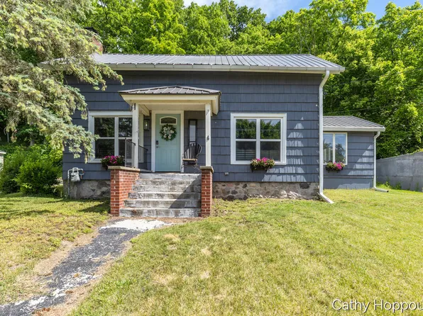 510 E Main St, Ionia, MI 48846