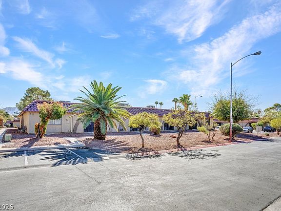 2nd image of 833 Hedge Way Unit 6