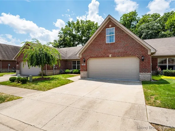 1916 Majestic Meadows Drive, Clarksville, IN 47129
