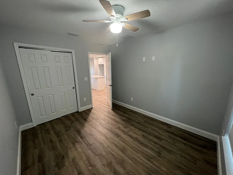 2736 W Chestnut St #2 — Photo 4