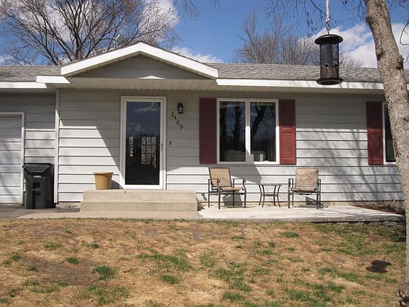 4th image of 2409 Basswood Ln