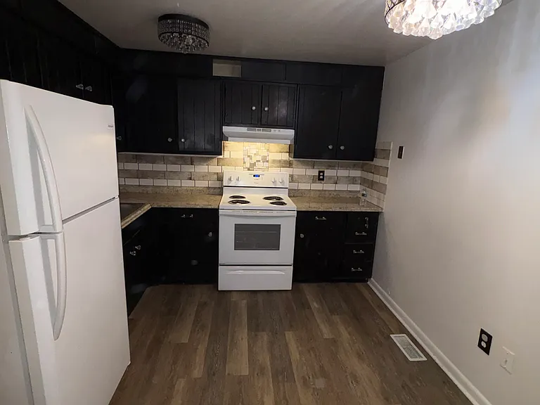 210 Kenbrook Dr #6 — Photo 9