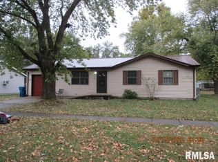 821 Cormick St, Centralia, IL 62801