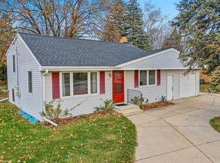 2170 S Oneida St, Green Bay, WI 54304
