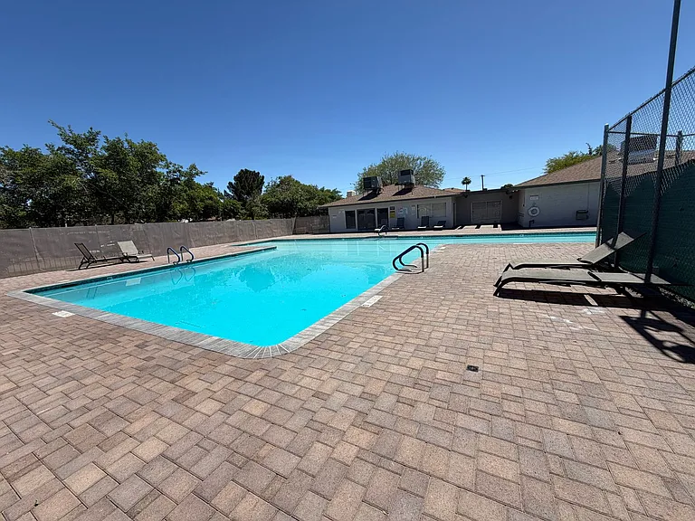 4734 Roberta St #4 — Photo 20