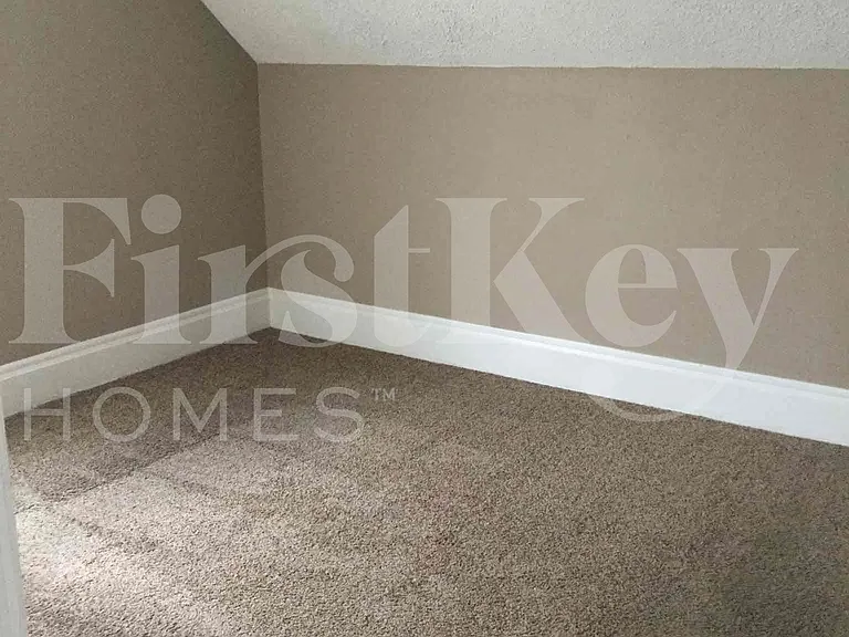 306 N Union St — Photo 10
