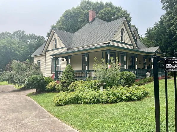 605 4th Ave SW, Hickory, NC 28602