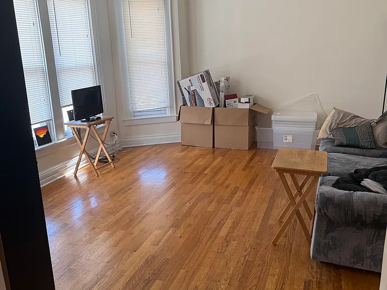 2305 W Fullerton Ave #2W — Photo 4