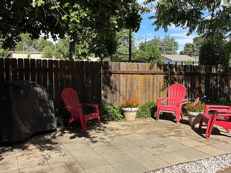 1051 Eureka Way #3 — Photo 8