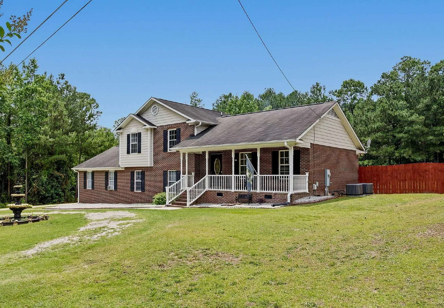 4 bed, 3.0 bath, 2048 sqft, $2,900 — Photo 1