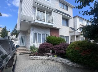 97 Green Valley Rd FLOOR 1, Staten Island, NY 10312