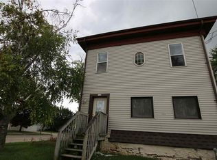 303 W 9th Ave, Oshkosh, WI 54902