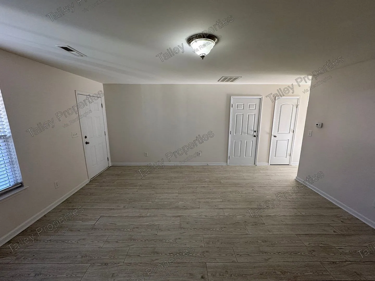 3 bed, 2.5 bath, 1812 sqft, $1,999 — Photo 3