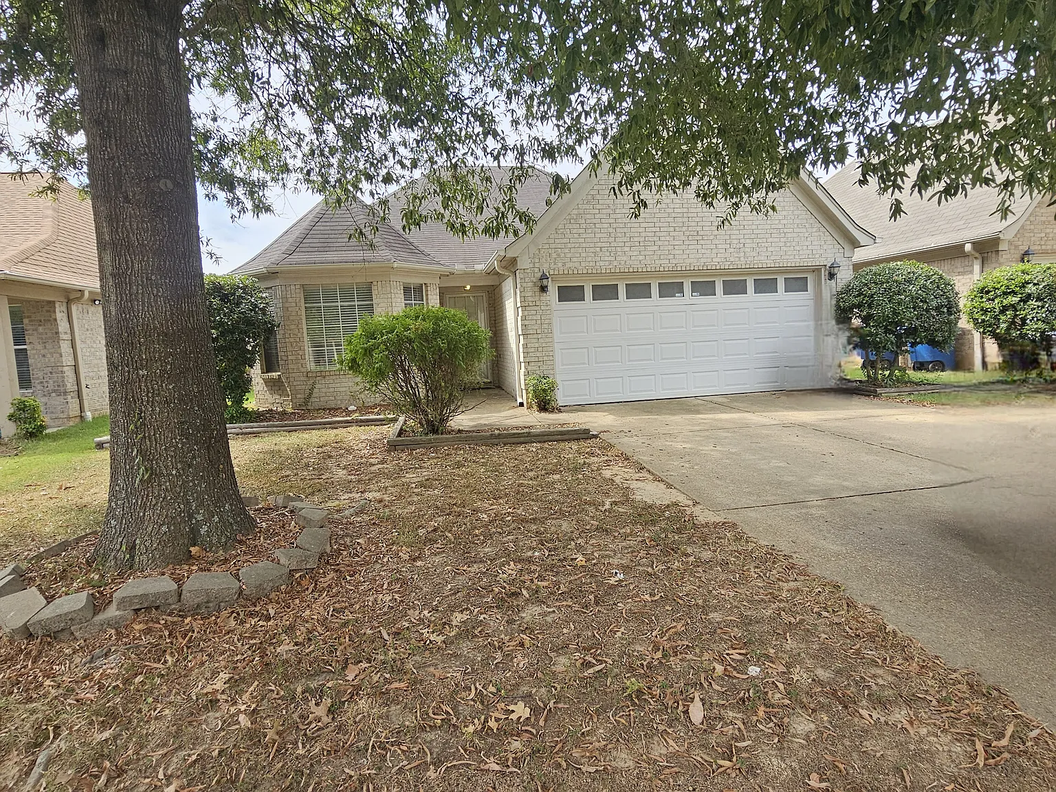3 bed, 1585 sqft, $1,850 — Photo 1
