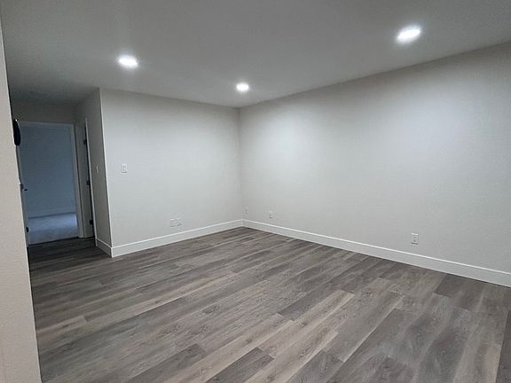5th image of 1216 Floribunda Ave APT 9