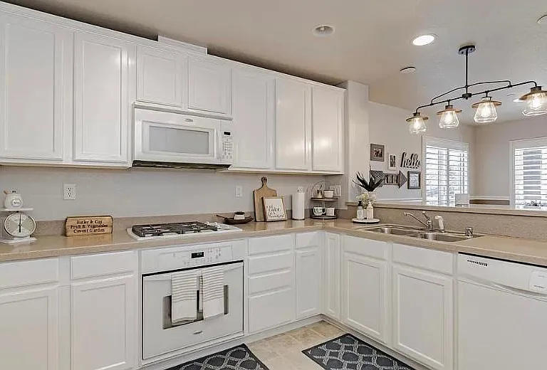 1638 Allen Cir — Photo 4