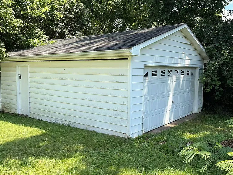 1204 Mayapple Ave — Photo 1
