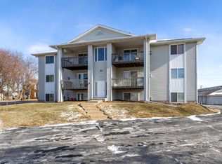 4165 Mallard Ct APT 12, Bettendorf, IA 52722
