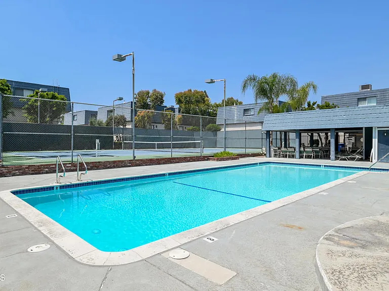 18550 Hatteras St #73 — Photo 34