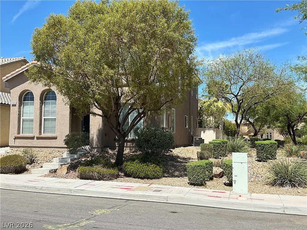 3 bed, 2.5 bath, 1800 sqft, $2,150 — Photo 3
