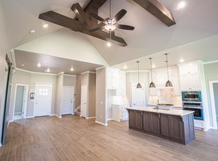 1405 NE 35th St, Moore, OK 73160