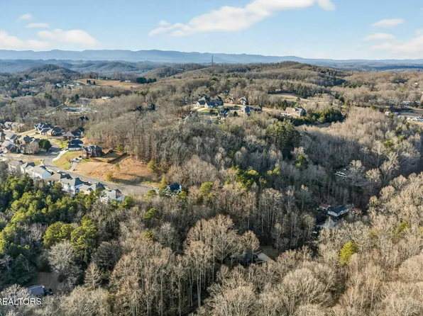 8300 Bluestone Ln, Knoxville, TN 37938