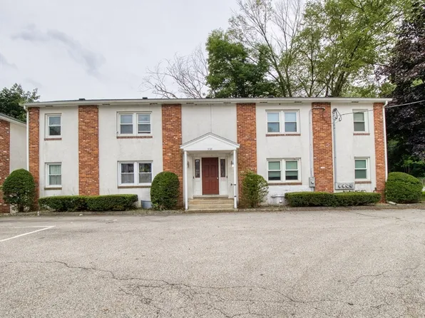 598 Worcester St APT 1, Southbridge, MA 01550