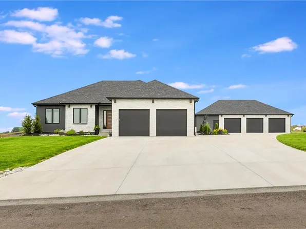 6711 Tucker Dr, Odessa, MO 64076
