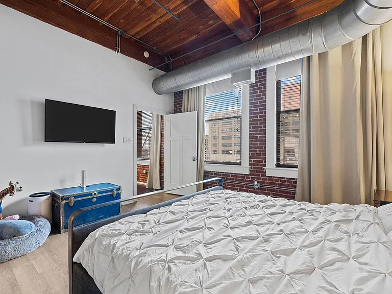 703 N 13th St #307 — Photo 31