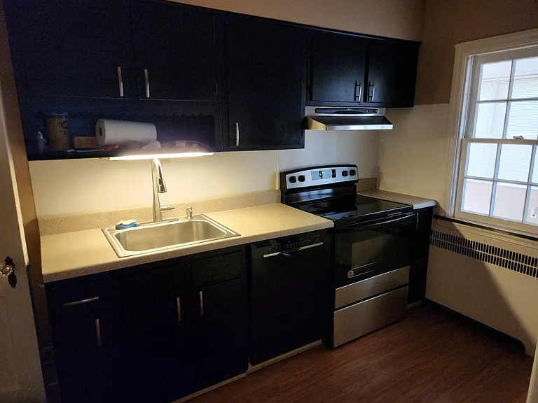 Newer glass top stove & dishwasher
