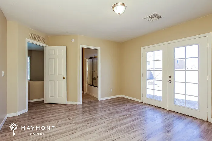2149 N Santiana Pl — Photo 4