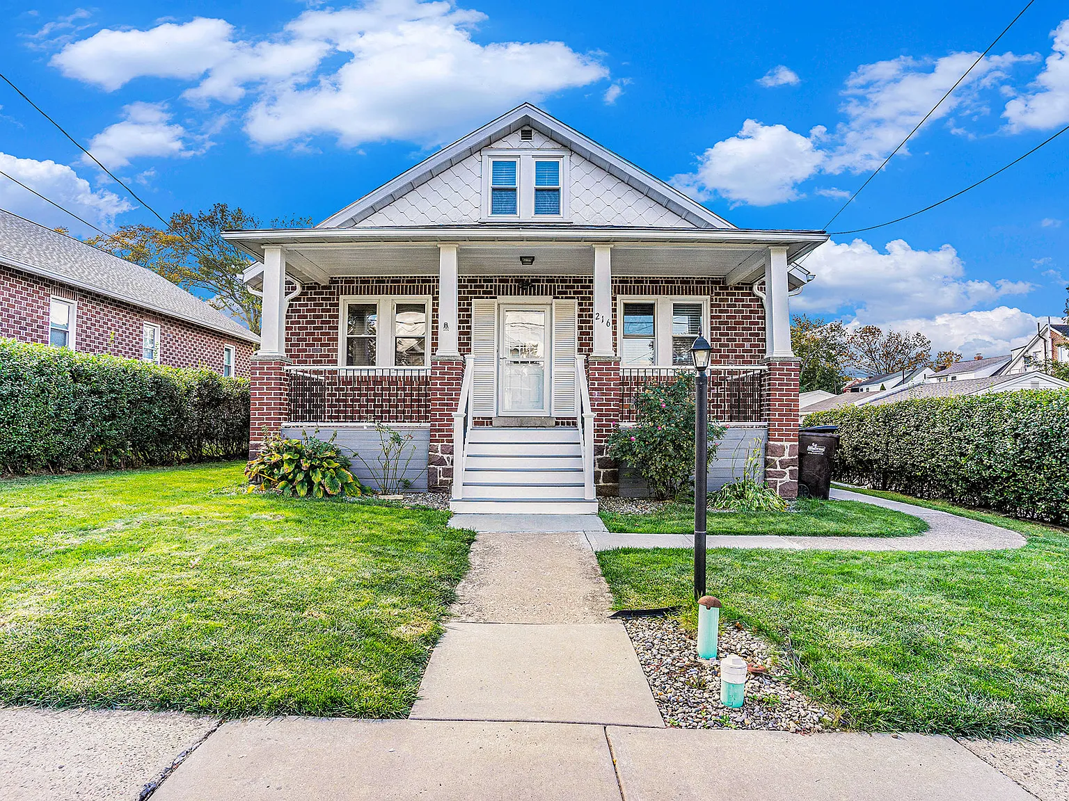 4 bed, 1911 sqft, $2,775 — Photo 1