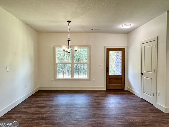 4th image of 160 Wood Oak Cir