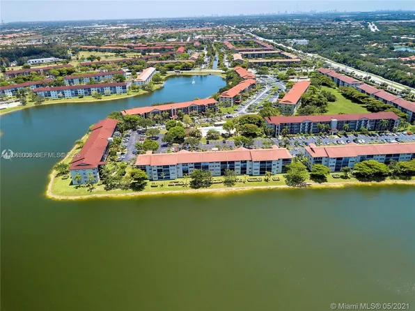 701 SW 142nd Ave APT 108S, Pembroke Pines, FL 33027