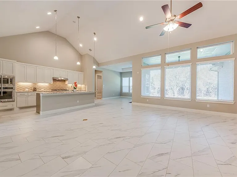 705 Campino Dr — Photo 13