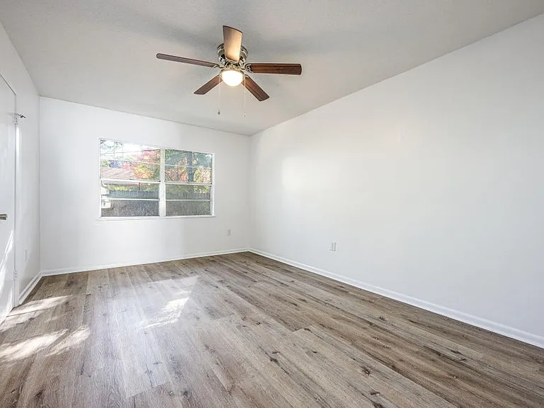 1013 Holton Ave #1 — Photo 12