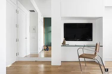 Rented by R New York