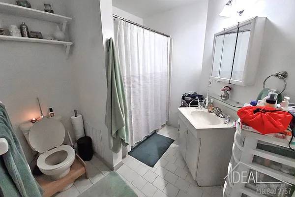 Rented by Ideal Properties Group | media 7