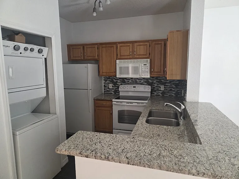 6013 Westgate Dr #2421 — Photo 19