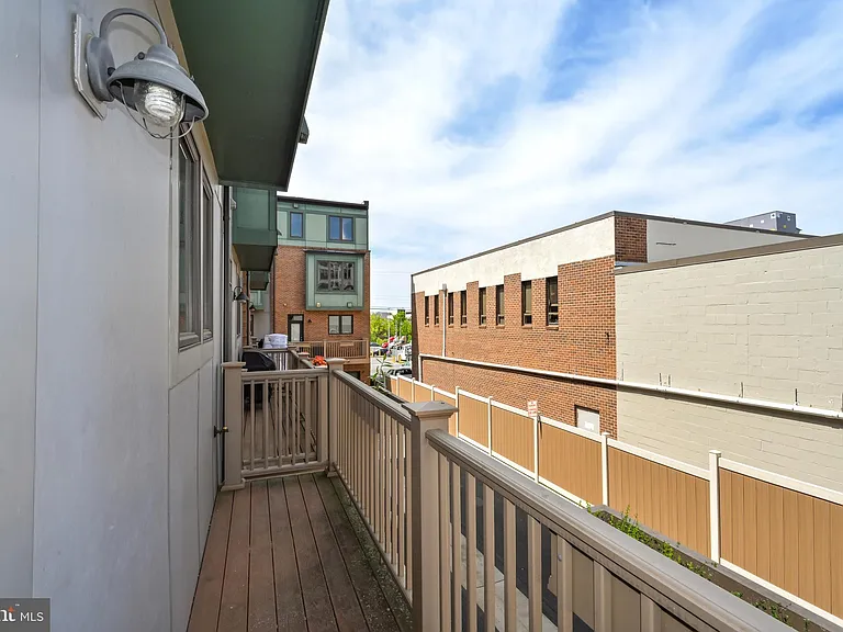 8337 Looking Glass Way — Photo 2