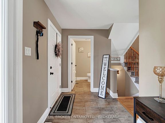 4th image of 1164 Clement Ct