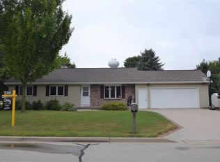 4728 W Sunflower Rd, Appleton, WI 54914