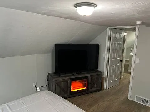 641 Salisbury Park Dr — Photo 8
