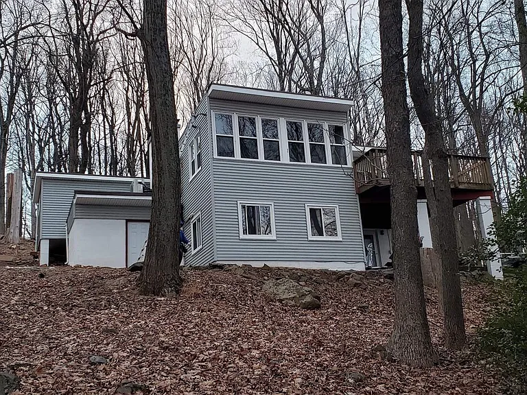 214 Bridle Path Rd — Photo 1